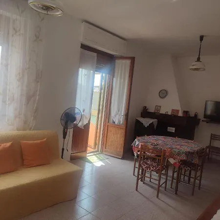Pensión Bilocale Con Giardino Vicino Al Mare *